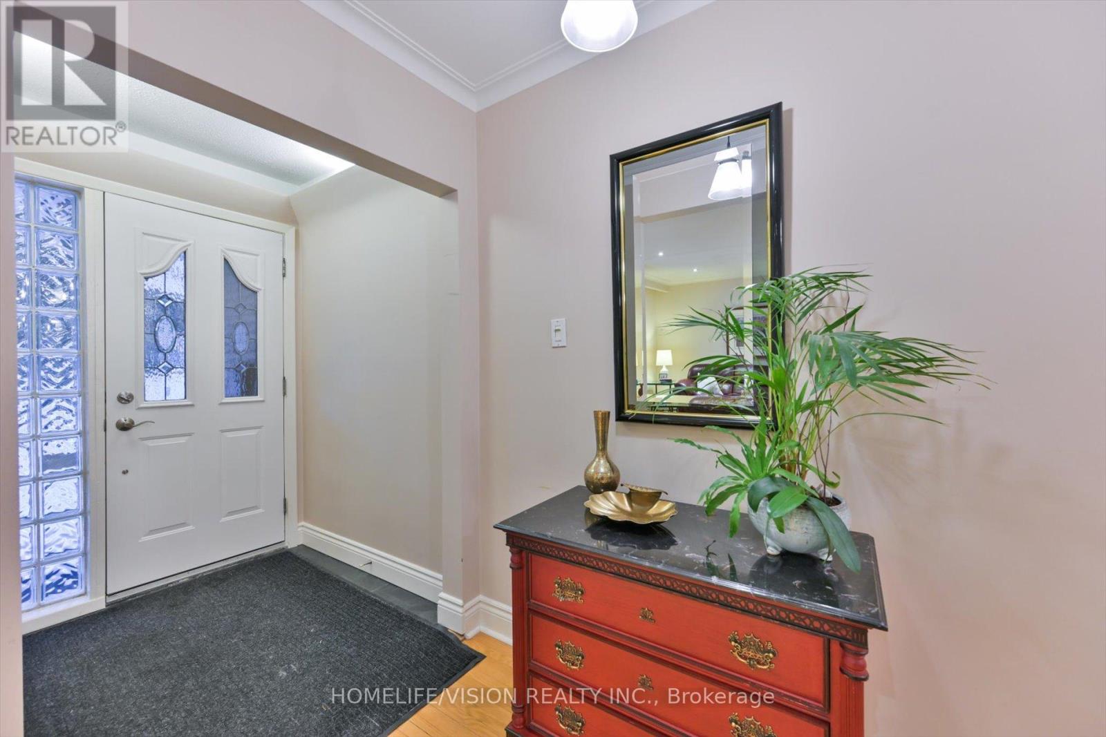 55 Banstock Drive, Toronto, Ontario  M2K 2H7 - Photo 5 - C12685922