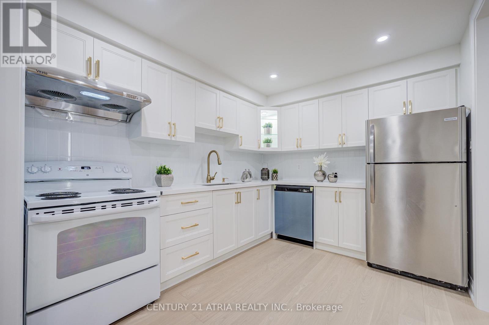 10 - 590 Sandhurst Circle, Toronto, Ontario  M1S 4J6 - Photo 13 - E12685802