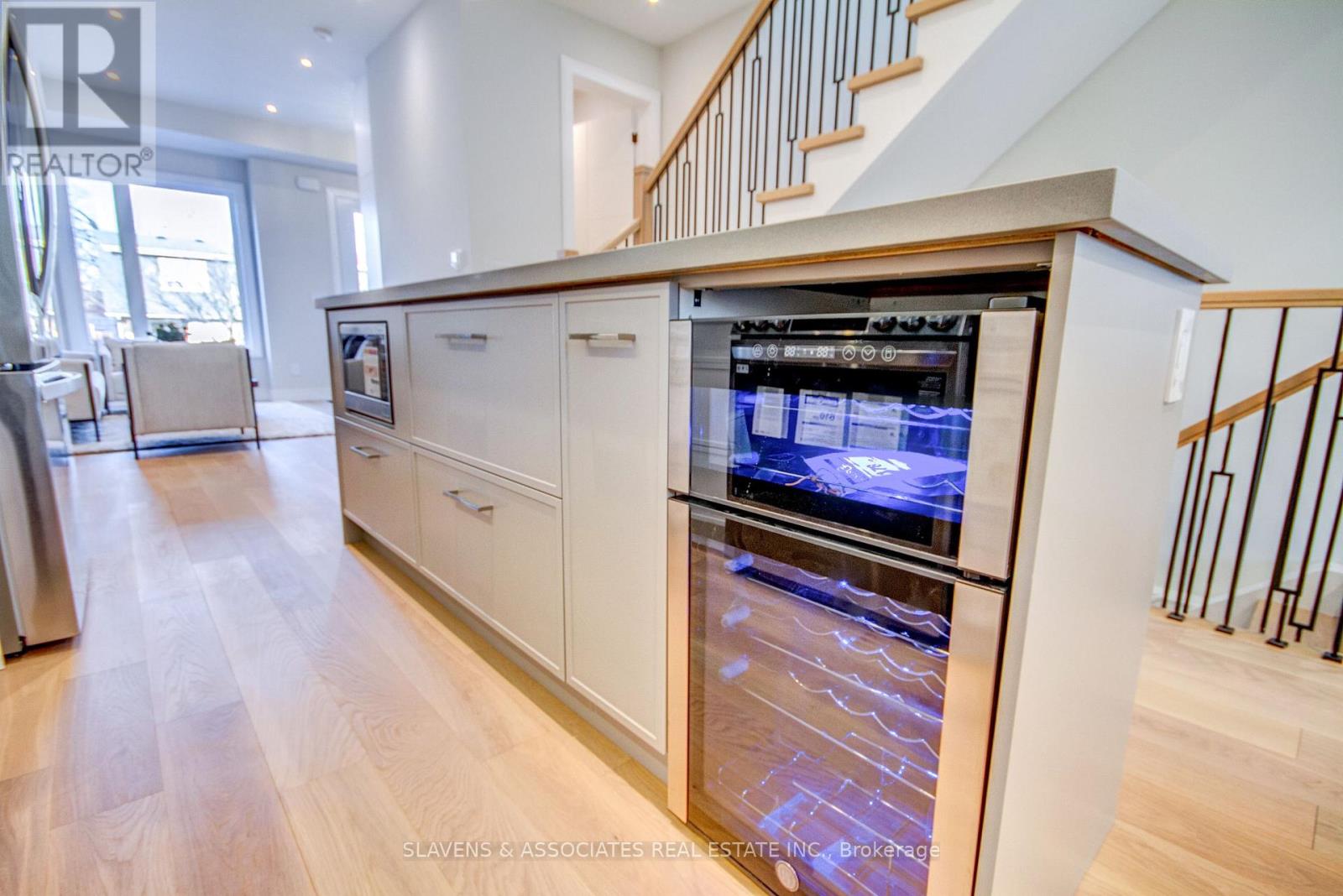 3c Linton Avenue, Toronto, Ontario  M1N 1W5 - Photo 10 - E12685830