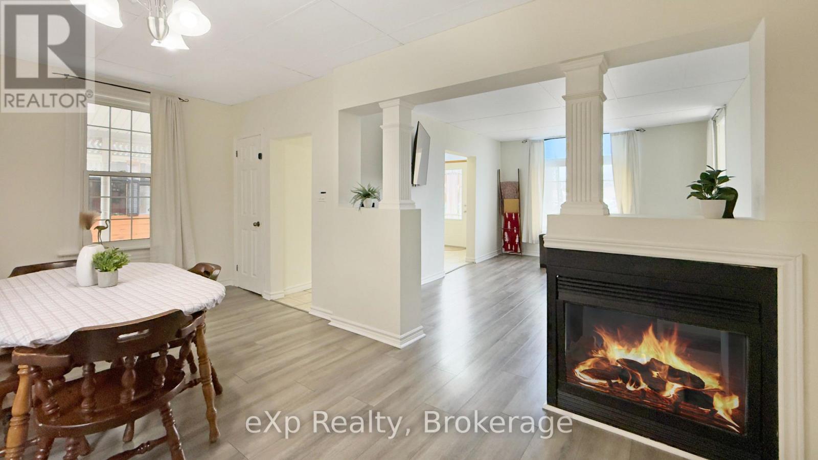 209 Garafraxa Street S, West Grey, Ontario N0G 1R0 - Photo 8 - X12615816