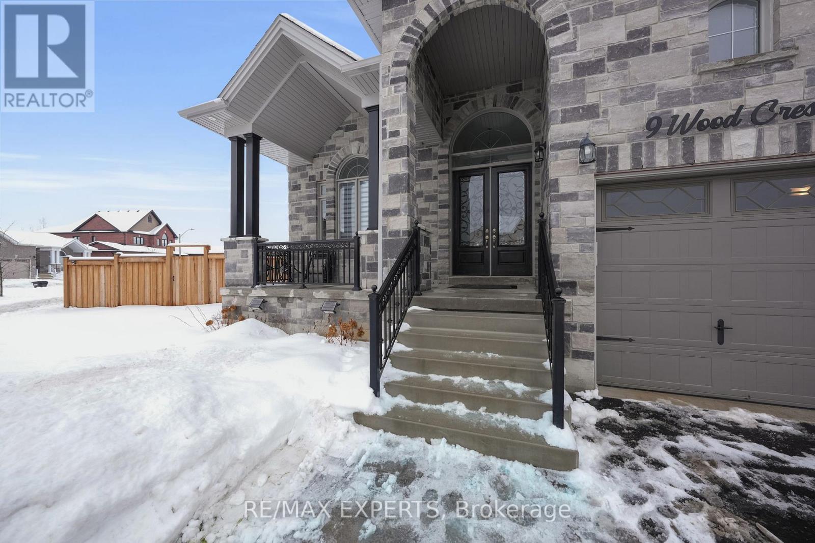 9 Wood Crescent, Essa, Ontario  L3W 0M5 - Photo 4 - N12685804