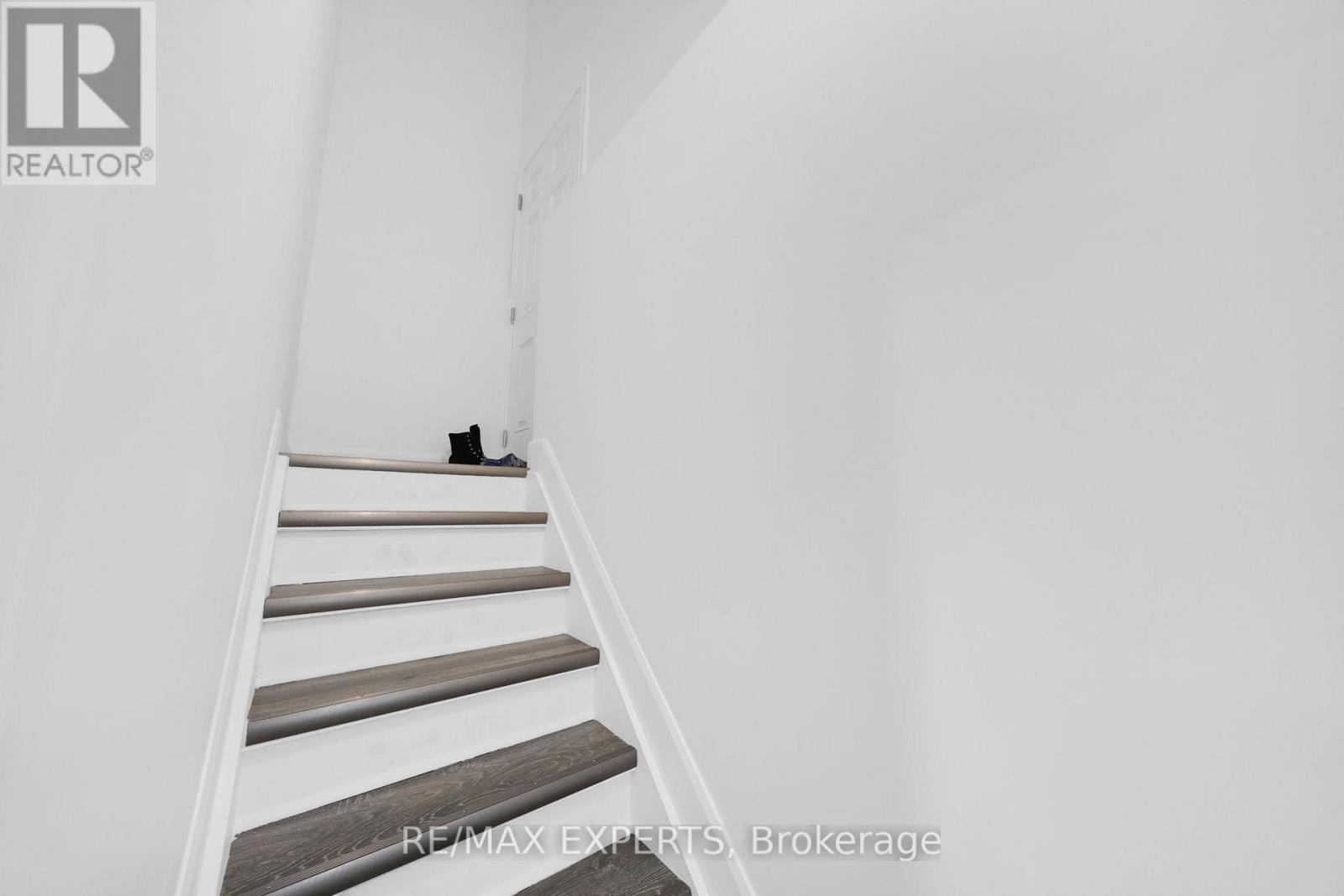 9 Wood Crescent, Essa, Ontario  L3W 0M5 - Photo 47 - N12685804