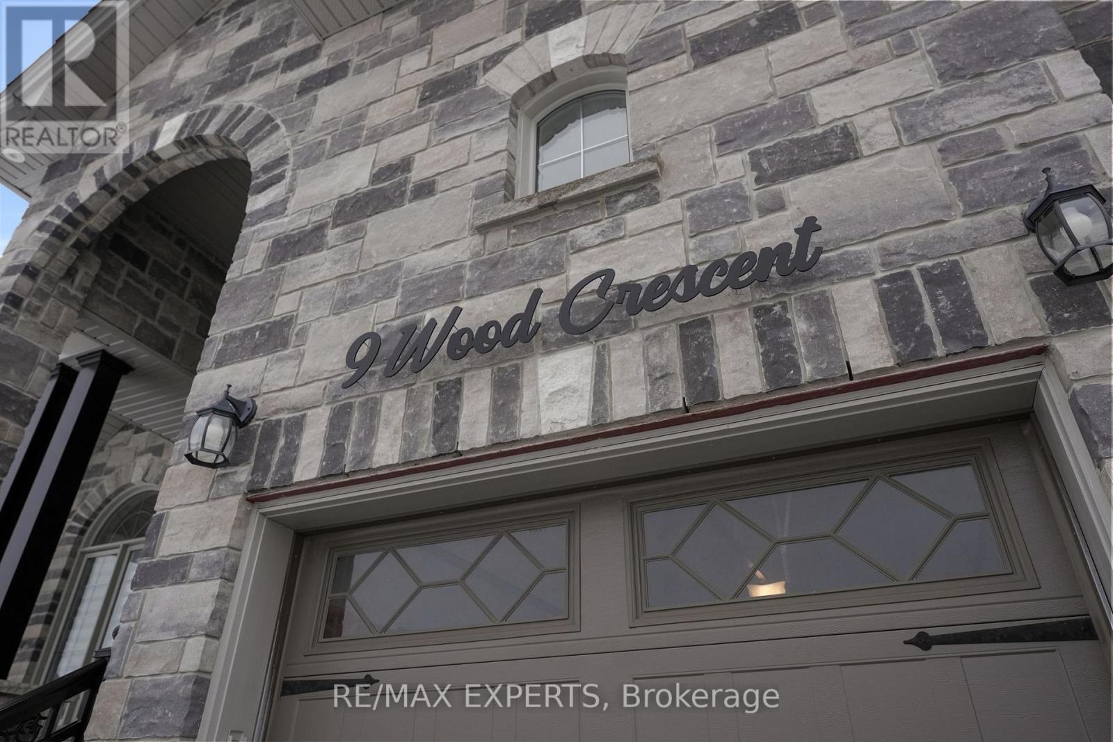 9 Wood Crescent, Essa, Ontario  L3W 0M5 - Photo 5 - N12685804