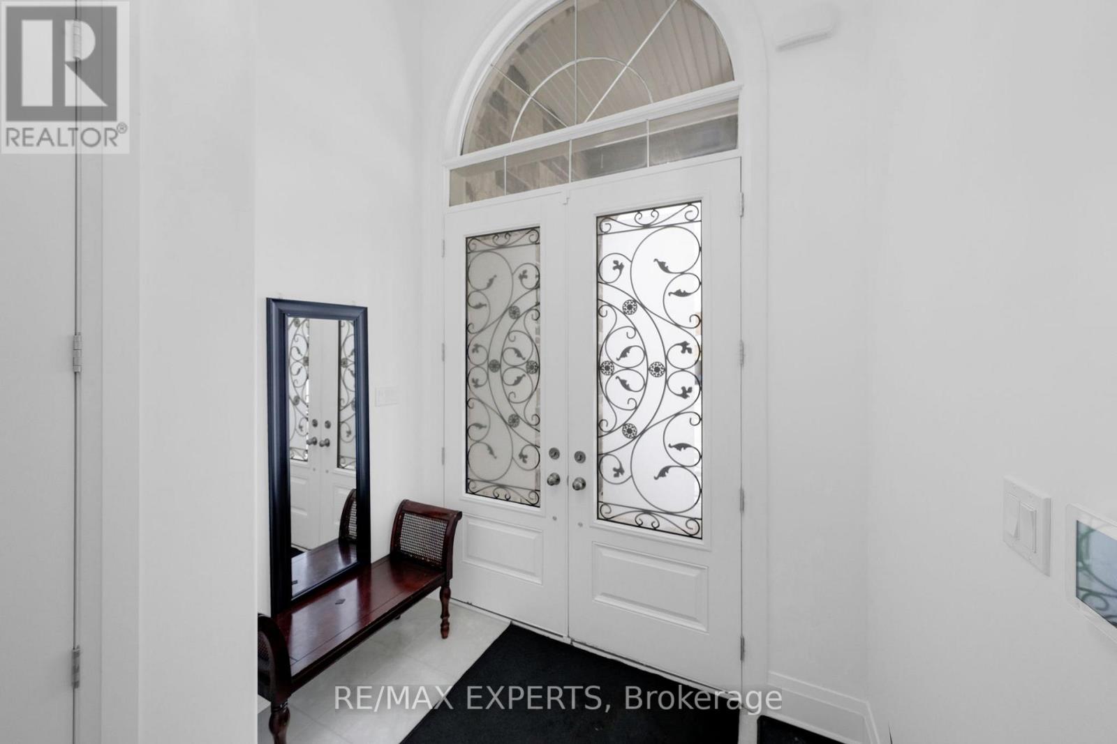 9 Wood Crescent, Essa, Ontario  L3W 0M5 - Photo 8 - N12685804