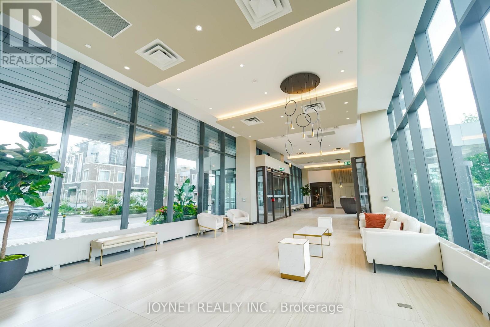 1711 - 10 Honeycrisp Crescent N, Vaughan, Ontario  L4K 5Z8 - Photo 4 - N12685808