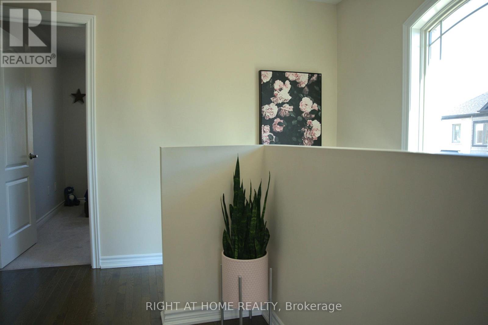 37 Cygnus Crescent, Barrie (Ardagh), Ontario  L4M 0K6 - Photo 11 - S12685782