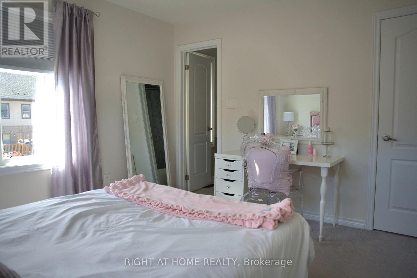 37 Cygnus Crescent, Barrie (Ardagh), Ontario  L4M 0K6 - Photo 13 - S12685782