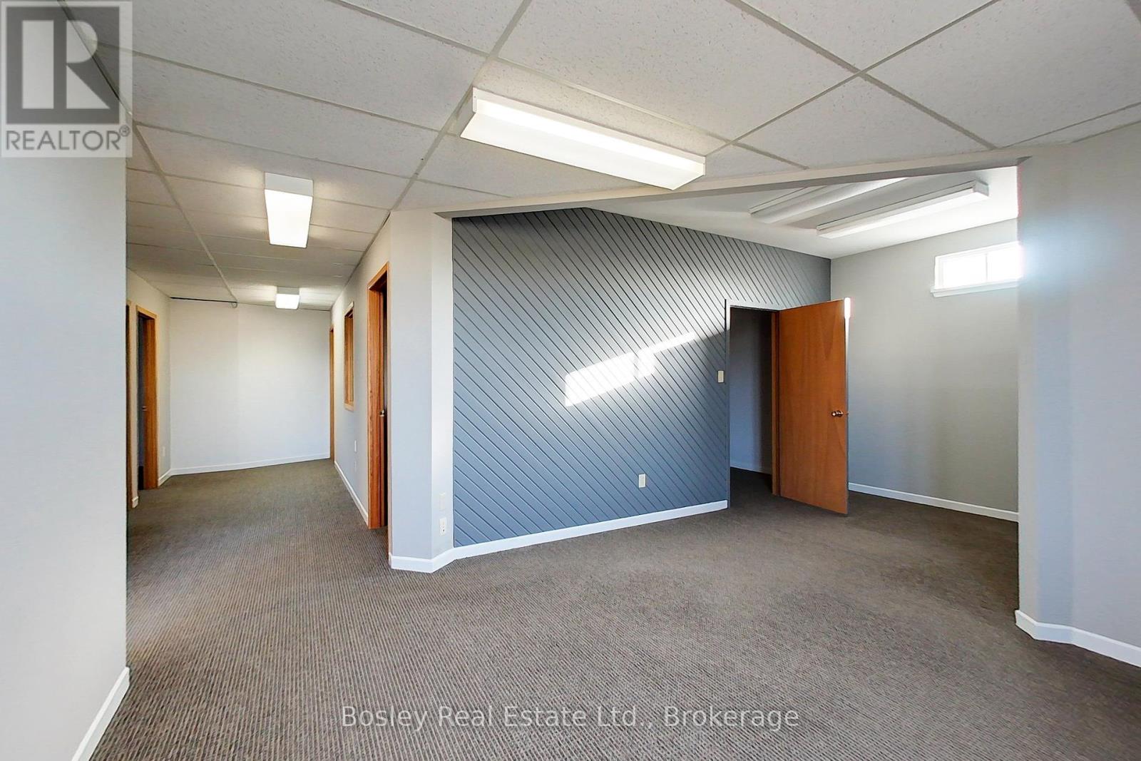 201n - 864 Hurontario Street, Collingwood, Ontario  L9Y 0G7 - Photo 2 - S12686198