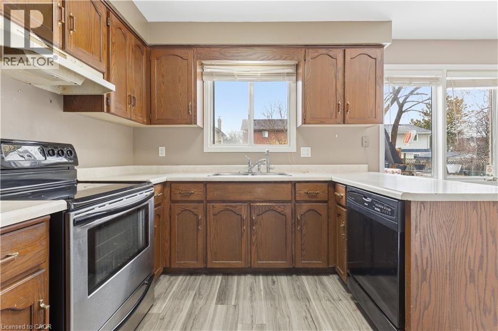 95 Scenic Wood Crescent, Kitchener, Ontario  N2A 3N2 - Photo 5 - 40797627