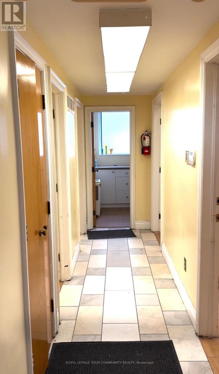 102 - 797 Wilson Avenue, Toronto, Ontario  M3K 1E4 - Photo 3 - W12685814