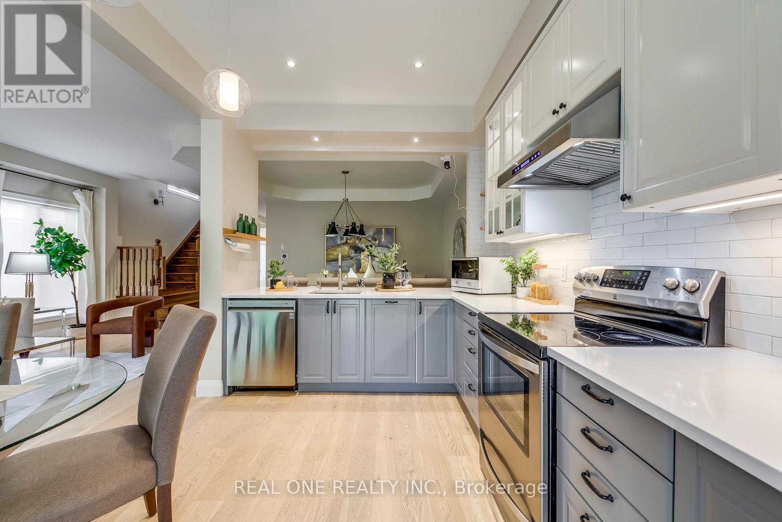 2296 Parkglen Avenue, Oakville, Ontario  L6M 4R3 - Photo 16 - W12685820