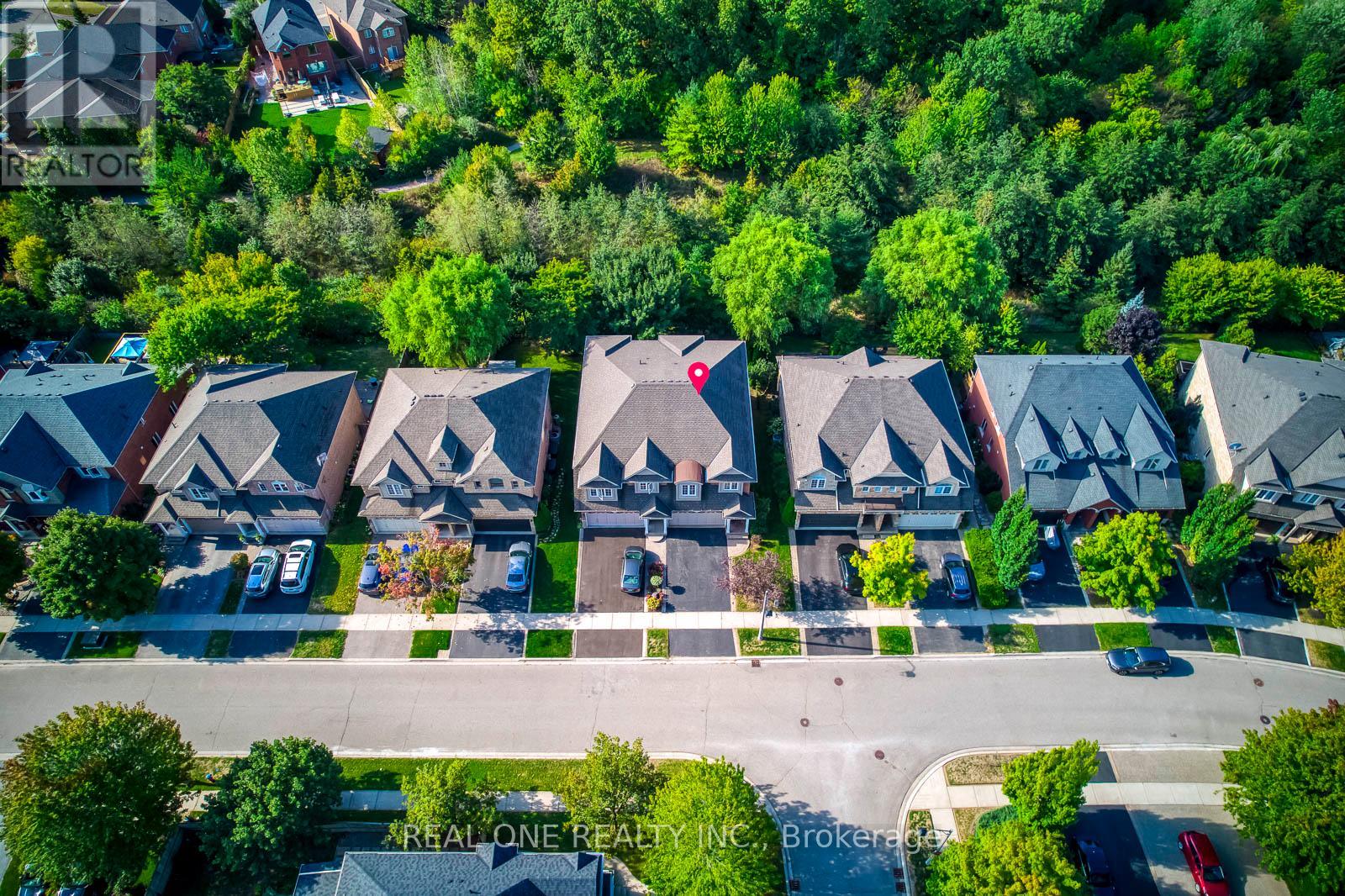 2296 Parkglen Avenue, Oakville, Ontario  L6M 4R3 - Photo 2 - W12685820