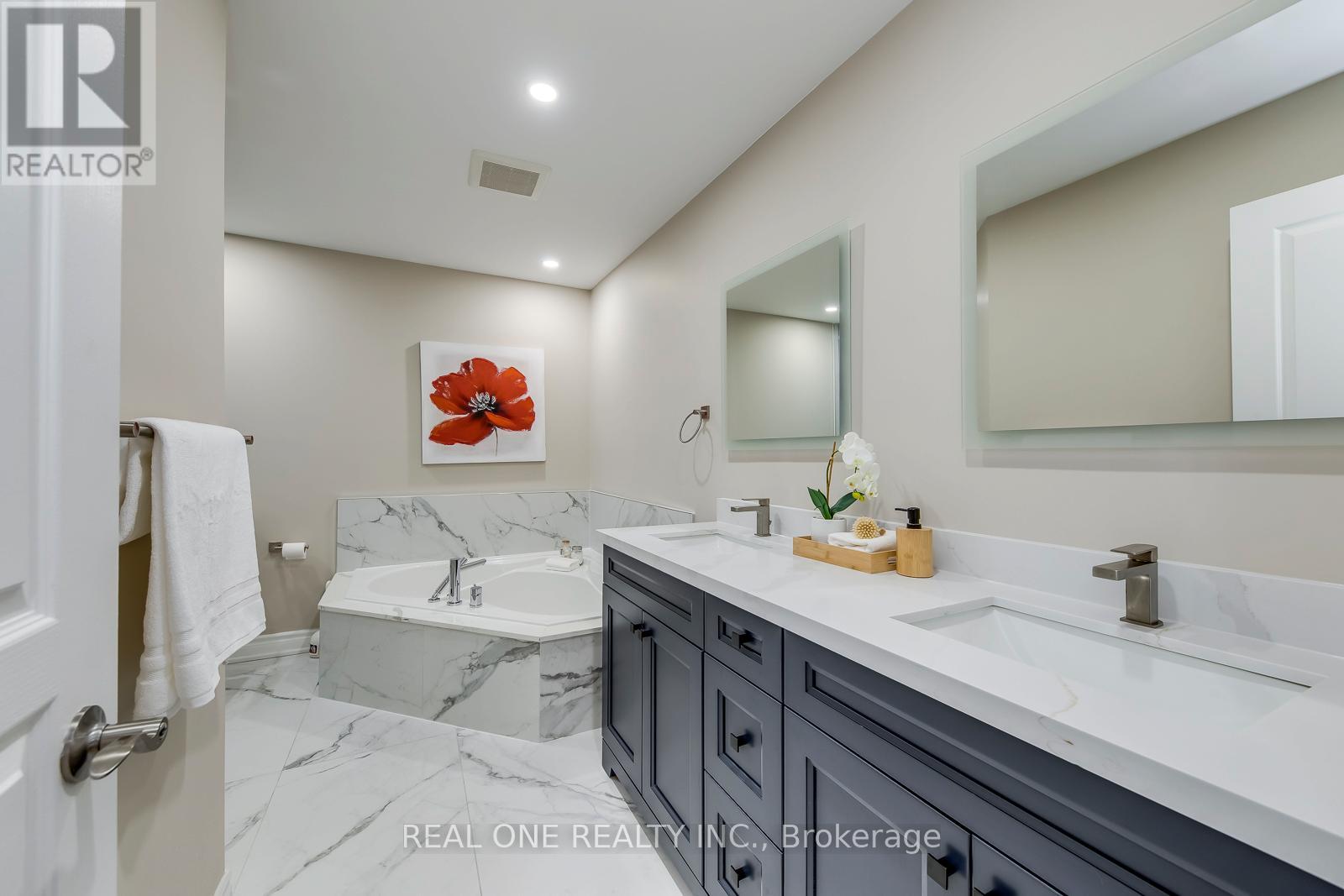 2296 Parkglen Avenue, Oakville, Ontario  L6M 4R3 - Photo 25 - W12685820