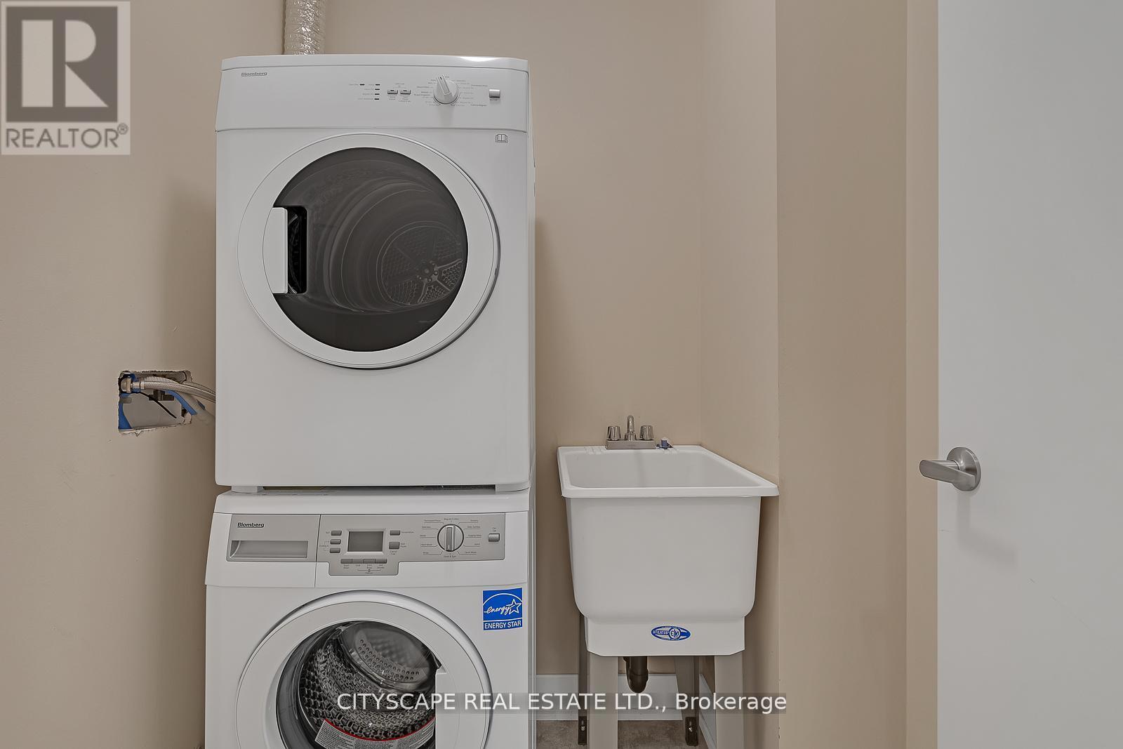 44 - 3 Elsie Lane, Toronto, Ontario  M6P 0B8 - Photo 5 - W12685824