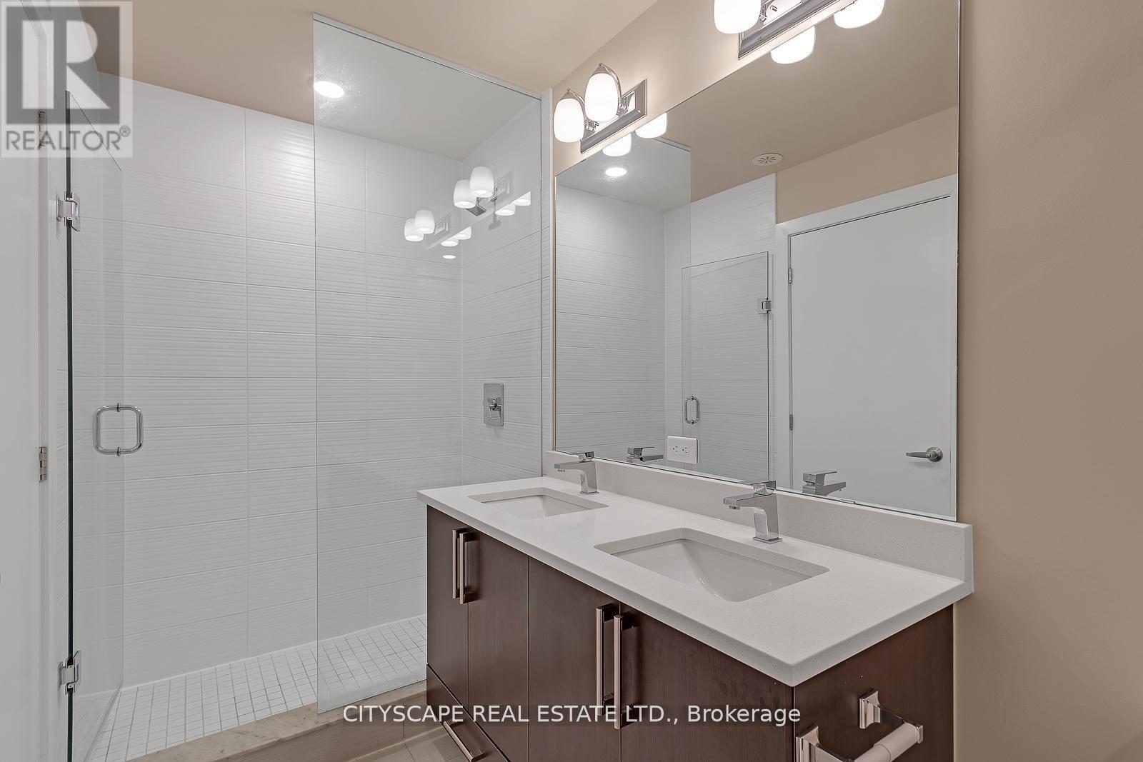 44 - 3 Elsie Lane, Toronto, Ontario  M6P 0B8 - Photo 7 - W12685824