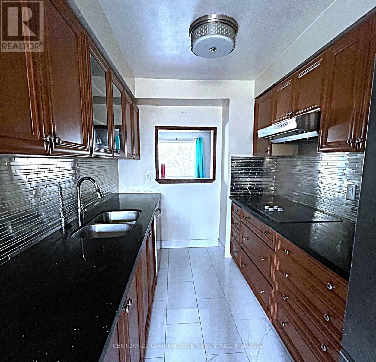 2 - 2 Carleton Place, Brampton, Ontario  L6T 3Z4 - Photo 3 - W12685854