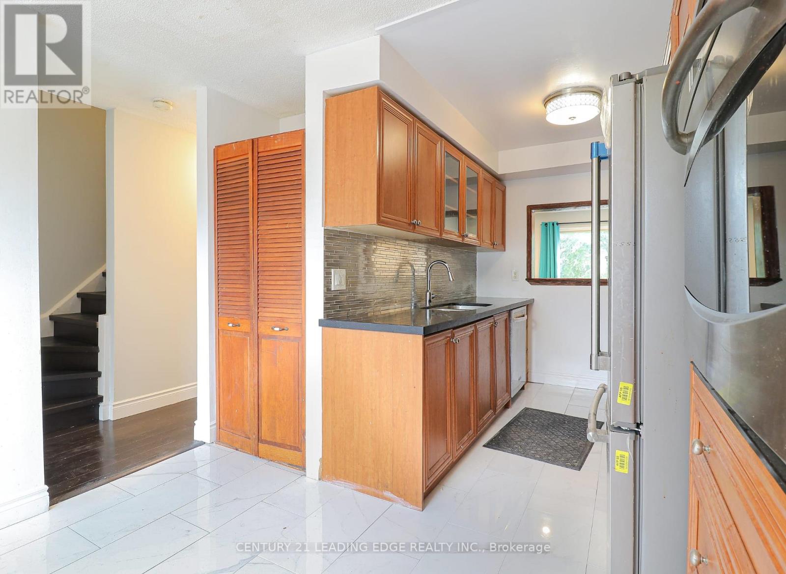 2 - 2 Carleton Place, Brampton, Ontario  L6T 3Z4 - Photo 5 - W12685854