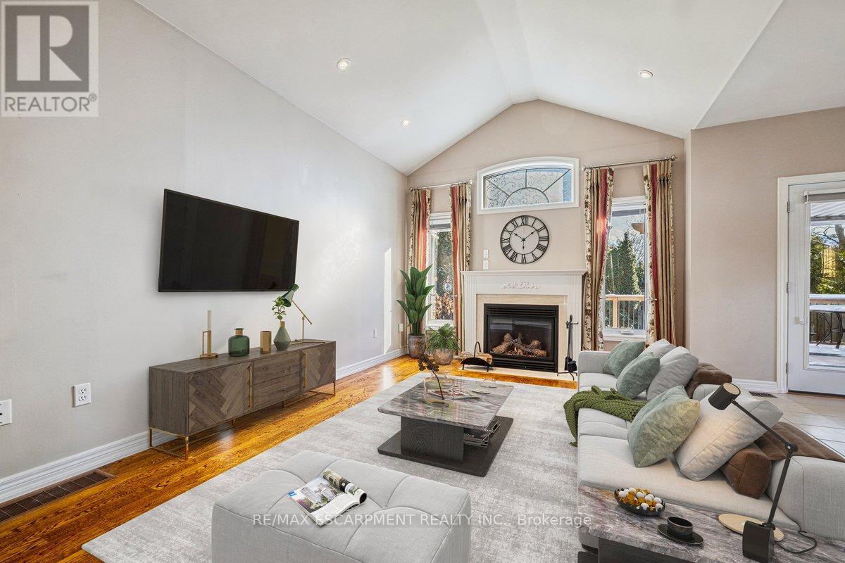 2428 Salcome Drive, Oakville, Ontario  L6H 7N5 - Photo 13 - W12685872