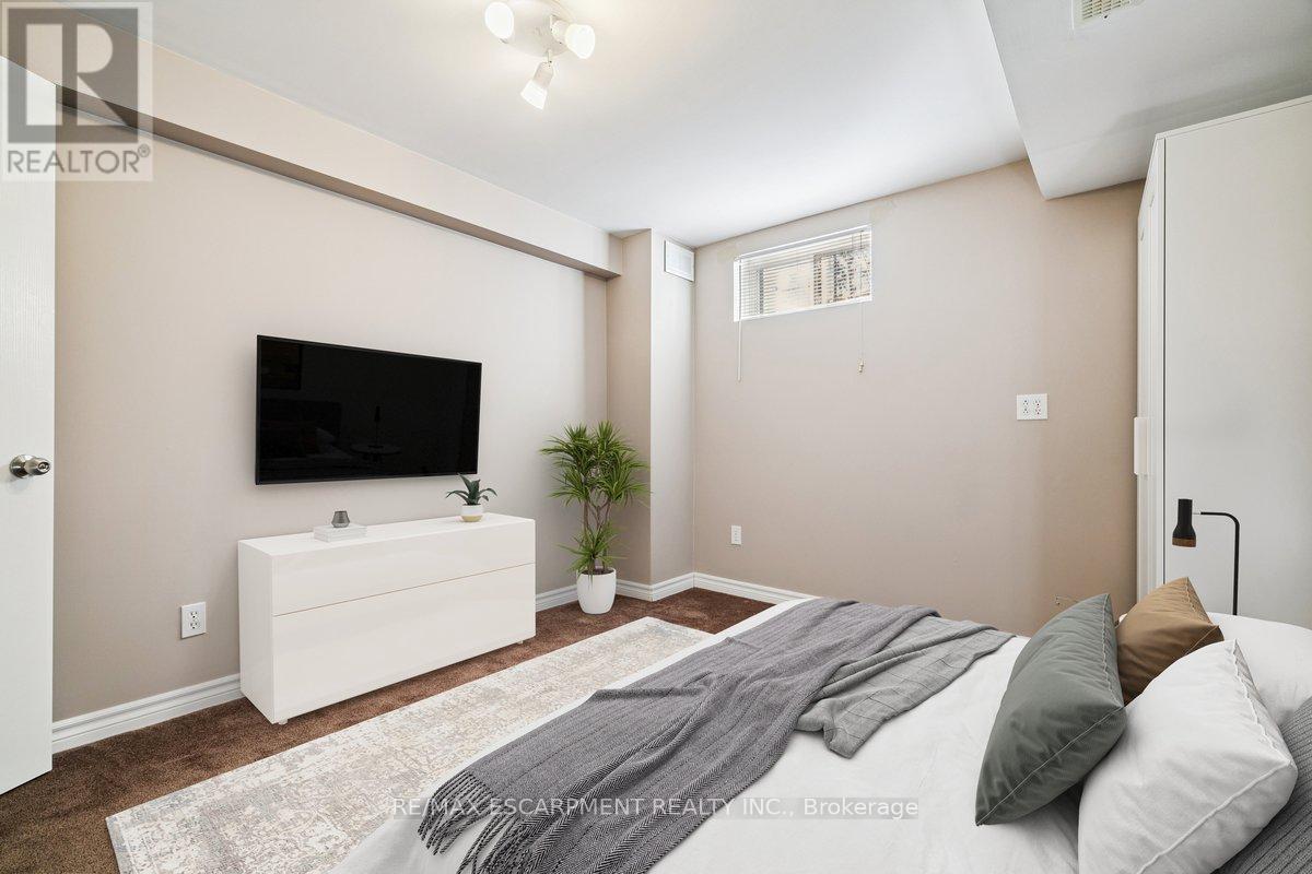 2428 Salcome Drive, Oakville, Ontario  L6H 7N5 - Photo 25 - W12685872