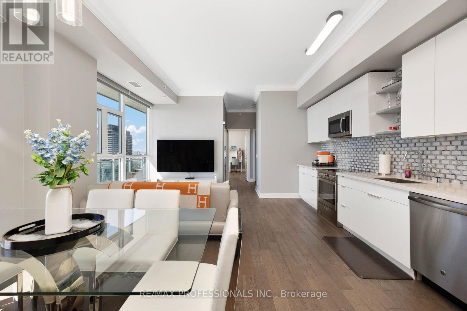 Lph3501 - 33 Shore Breeze Drive, Toronto, Ontario  M8V 0G1 - Photo 3 - W12685892