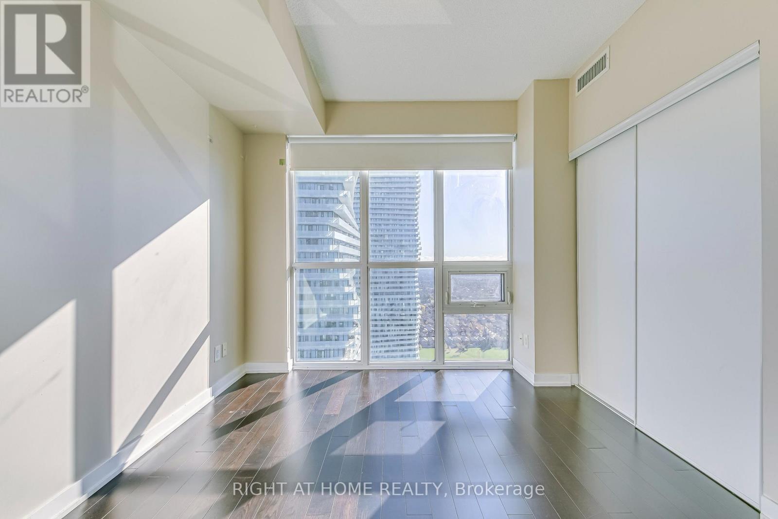 3210 - 4011 Brickstone Mews, Mississauga, Ontario  L5B 0J7 - Photo 17 - W12685894