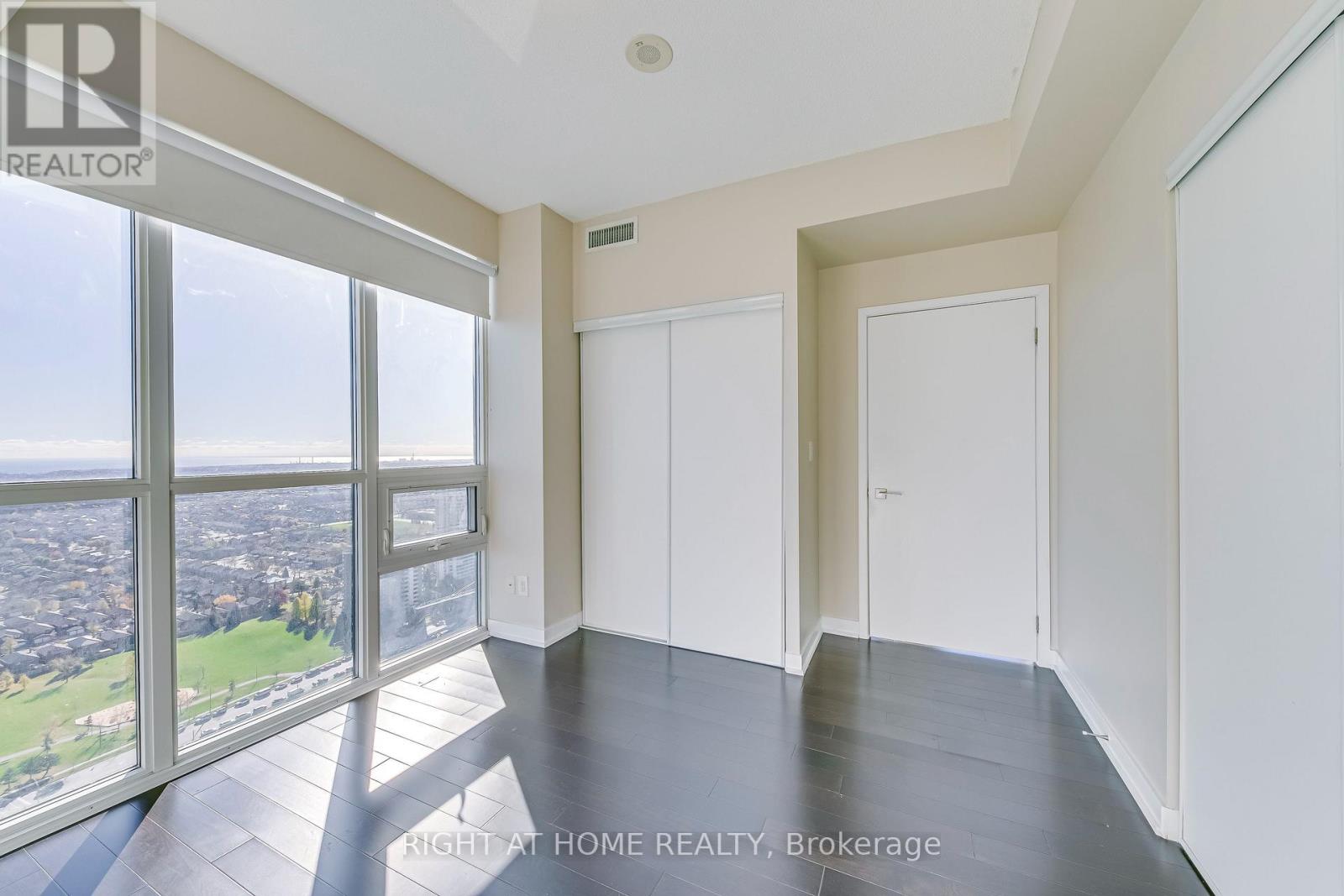 3210 - 4011 Brickstone Mews, Mississauga, Ontario  L5B 0J7 - Photo 19 - W12685894