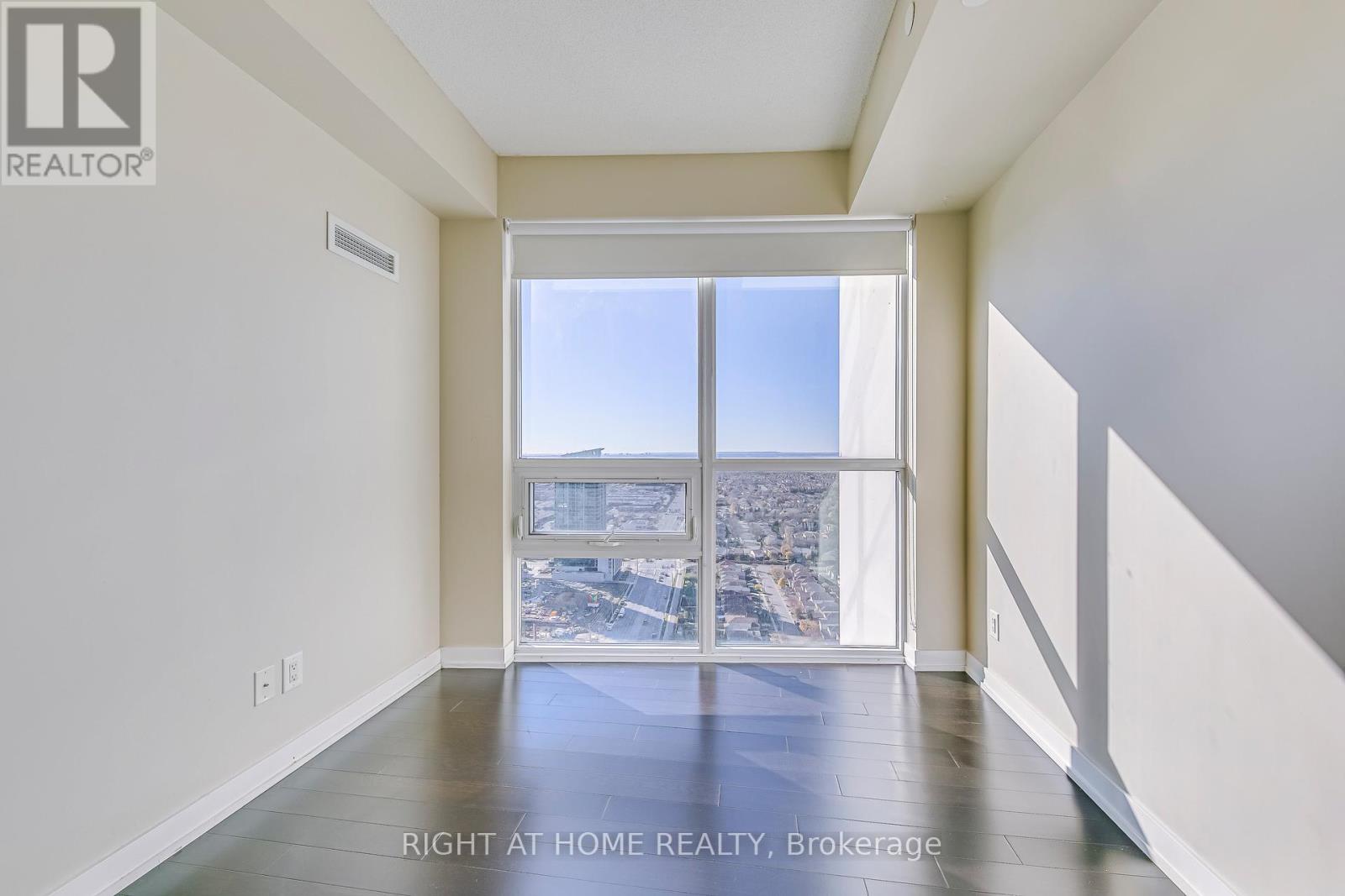 3210 - 4011 Brickstone Mews, Mississauga, Ontario  L5B 0J7 - Photo 21 - W12685894