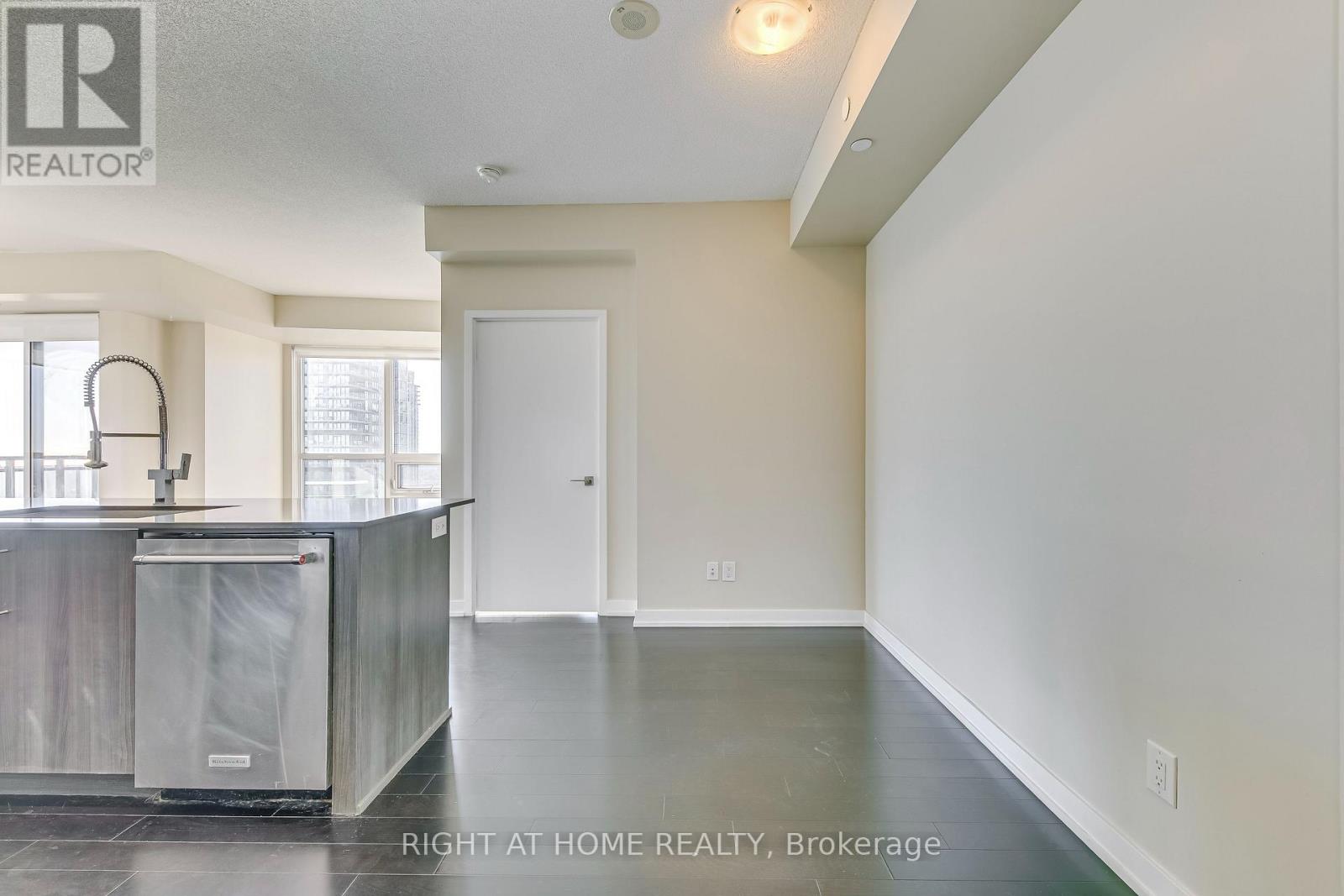 3210 - 4011 Brickstone Mews, Mississauga, Ontario  L5B 0J7 - Photo 6 - W12685894