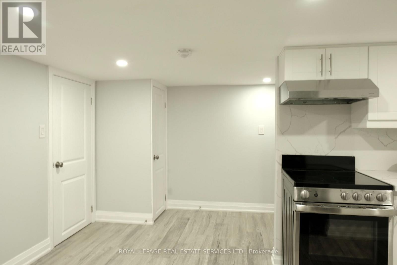 8 Pritchard Avenue, Toronto, Ontario  M6N 1T1 - Photo 23 - W12685898