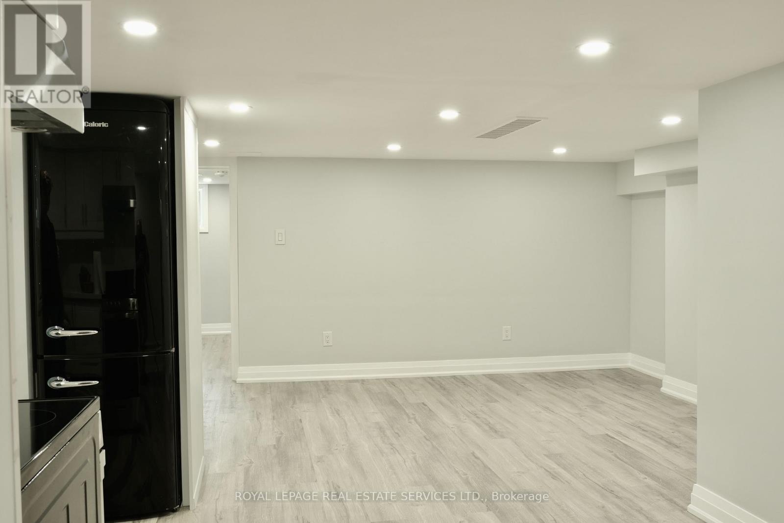 8 Pritchard Avenue, Toronto, Ontario  M6N 1T1 - Photo 24 - W12685898