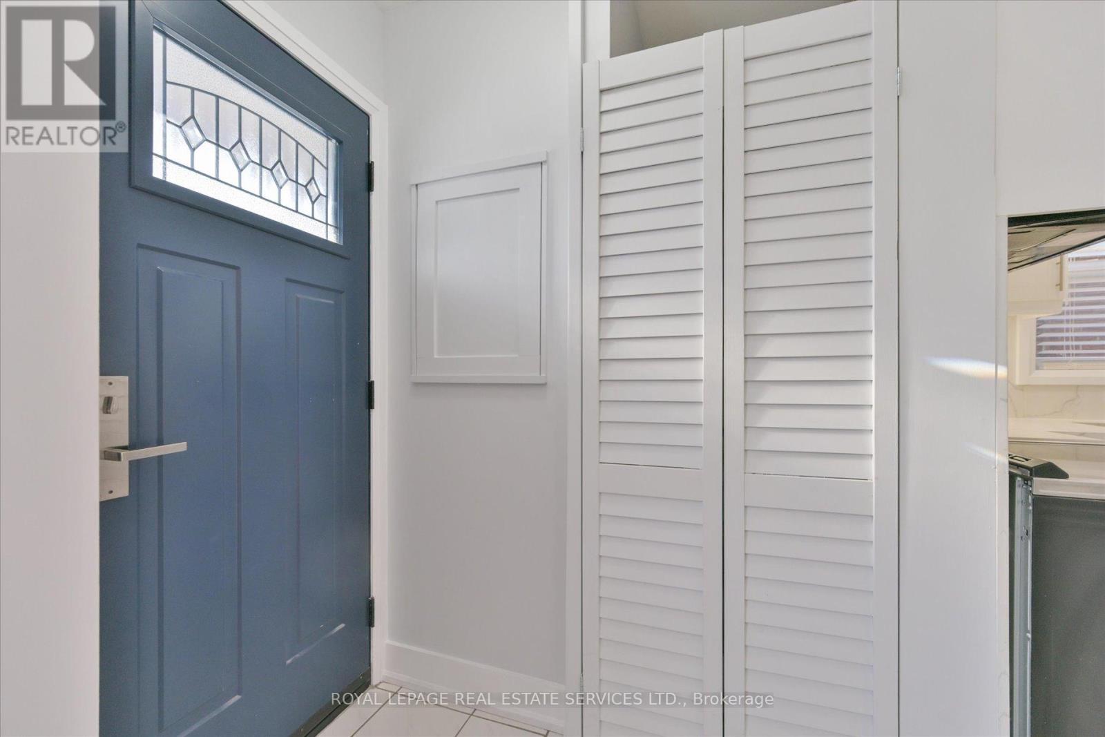 8 Pritchard Avenue, Toronto, Ontario  M6N 1T1 - Photo 4 - W12685898