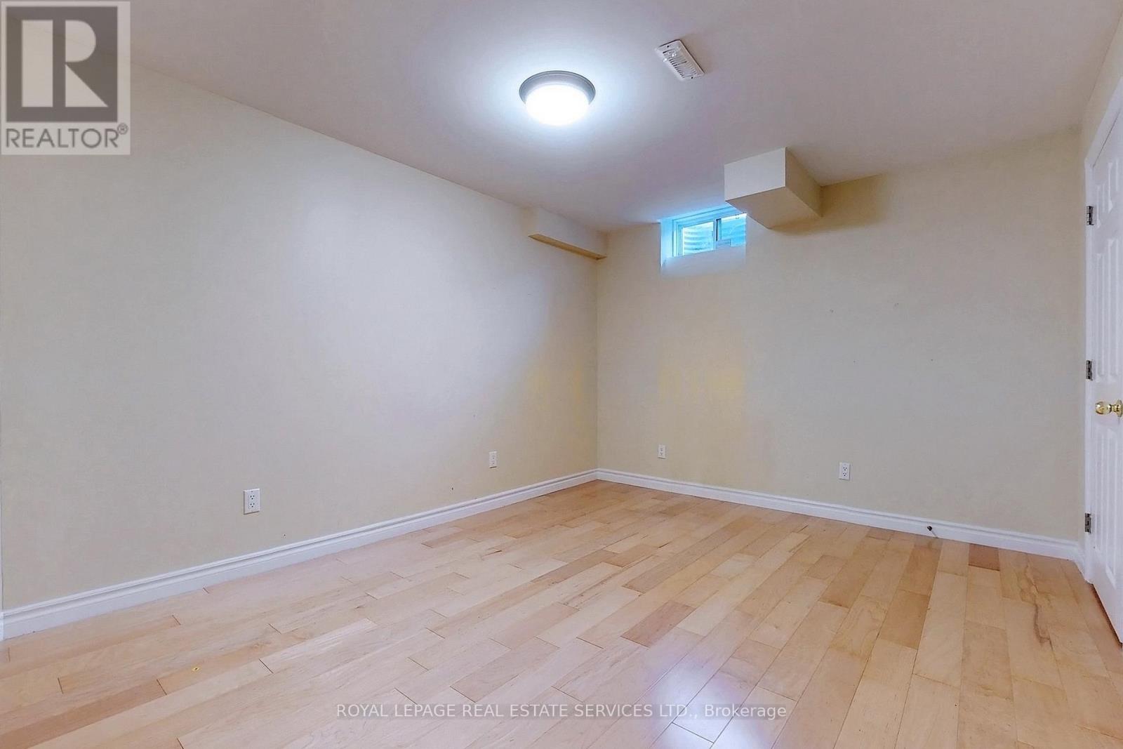 3074 Shannon Crescent, Oakville, Ontario  L6L 6B4 - Photo 35 - W12685900