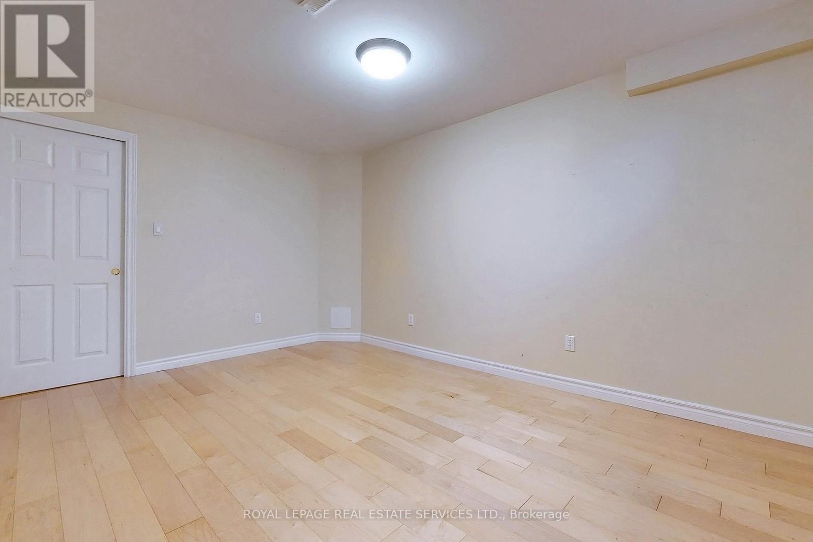 3074 Shannon Crescent, Oakville, Ontario  L6L 6B4 - Photo 37 - W12685900