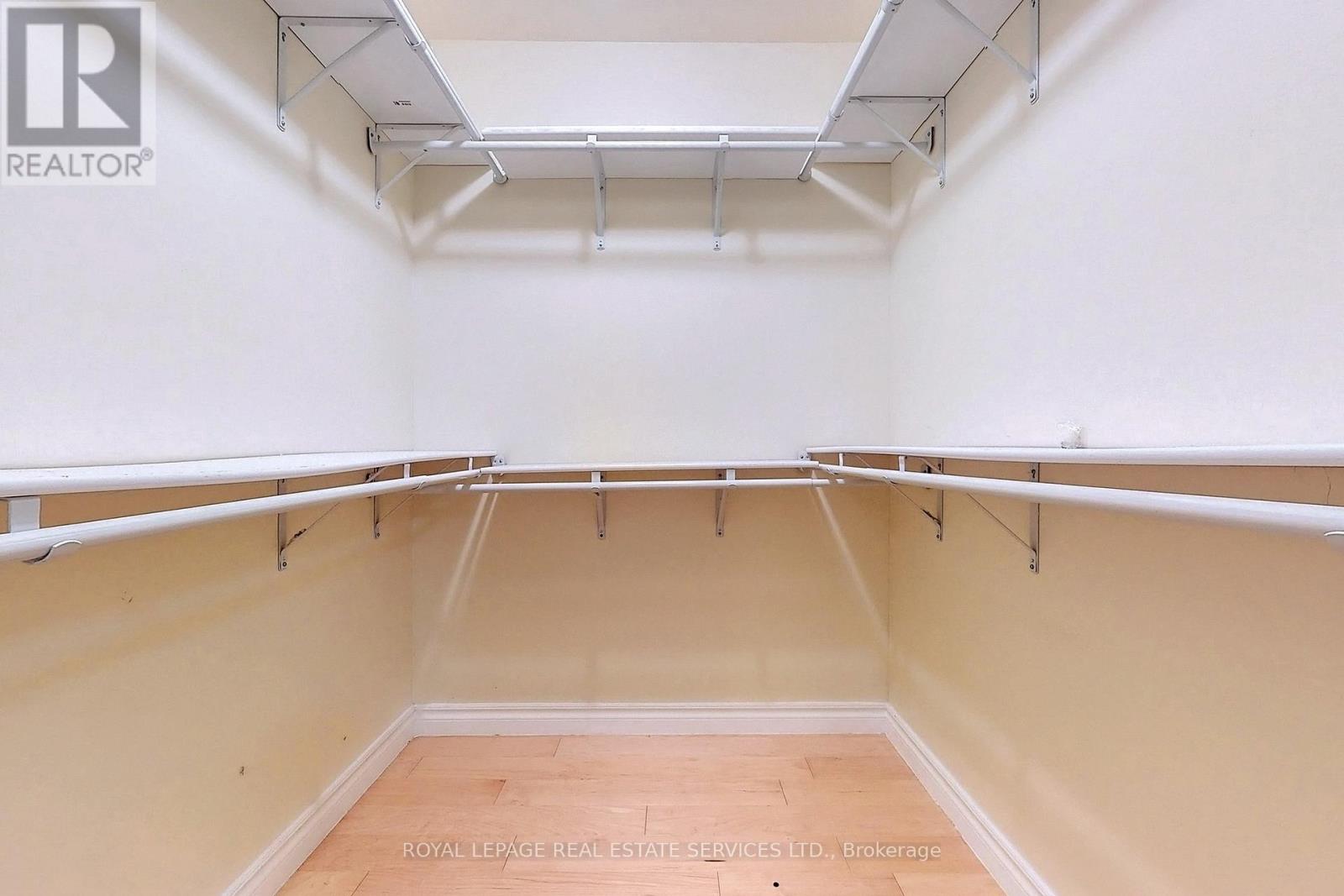 3074 Shannon Crescent, Oakville, Ontario  L6L 6B4 - Photo 38 - W12685900