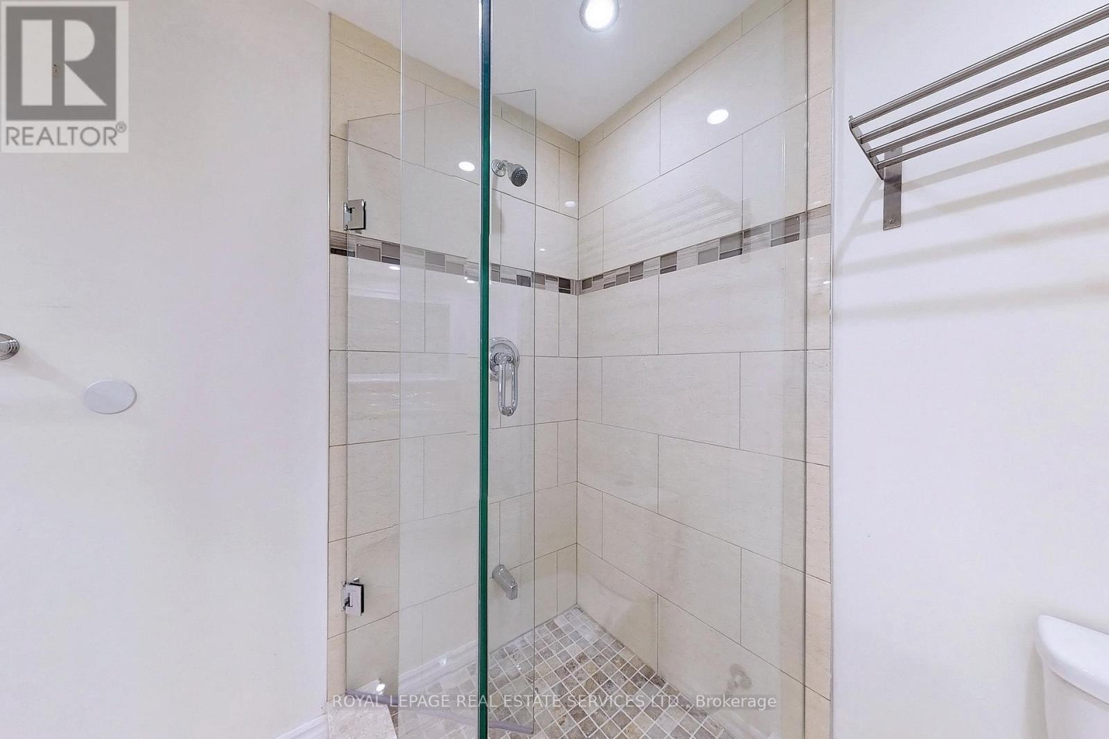 3074 Shannon Crescent, Oakville, Ontario  L6L 6B4 - Photo 40 - W12685900