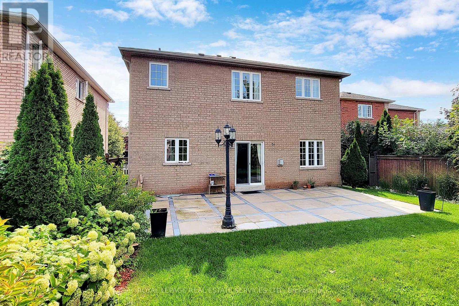 3074 Shannon Crescent, Oakville, Ontario  L6L 6B4 - Photo 41 - W12685900