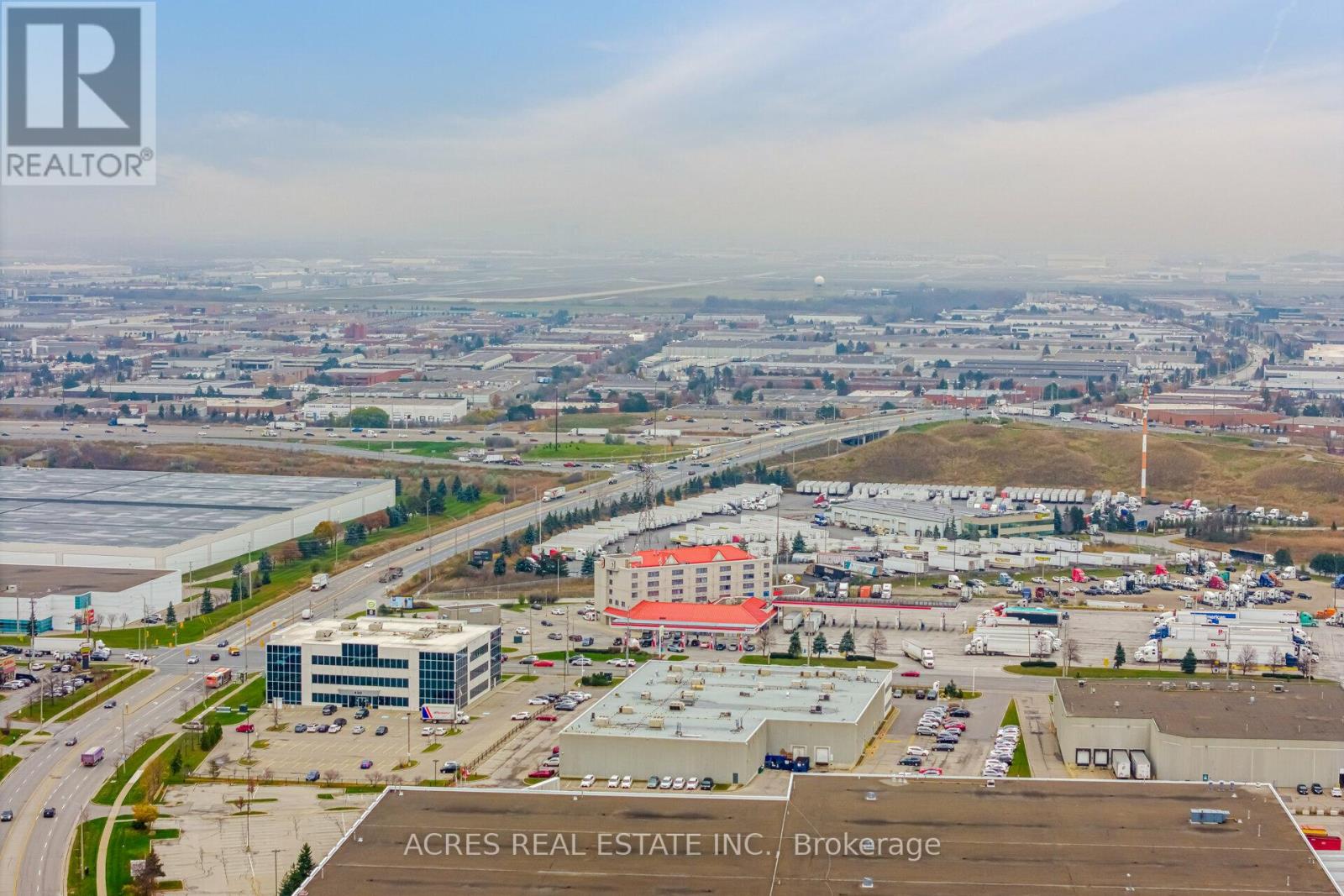 70 Superior Boulevard, Mississauga, Ontario  L5T 2X9 - Photo 10 - W12685908