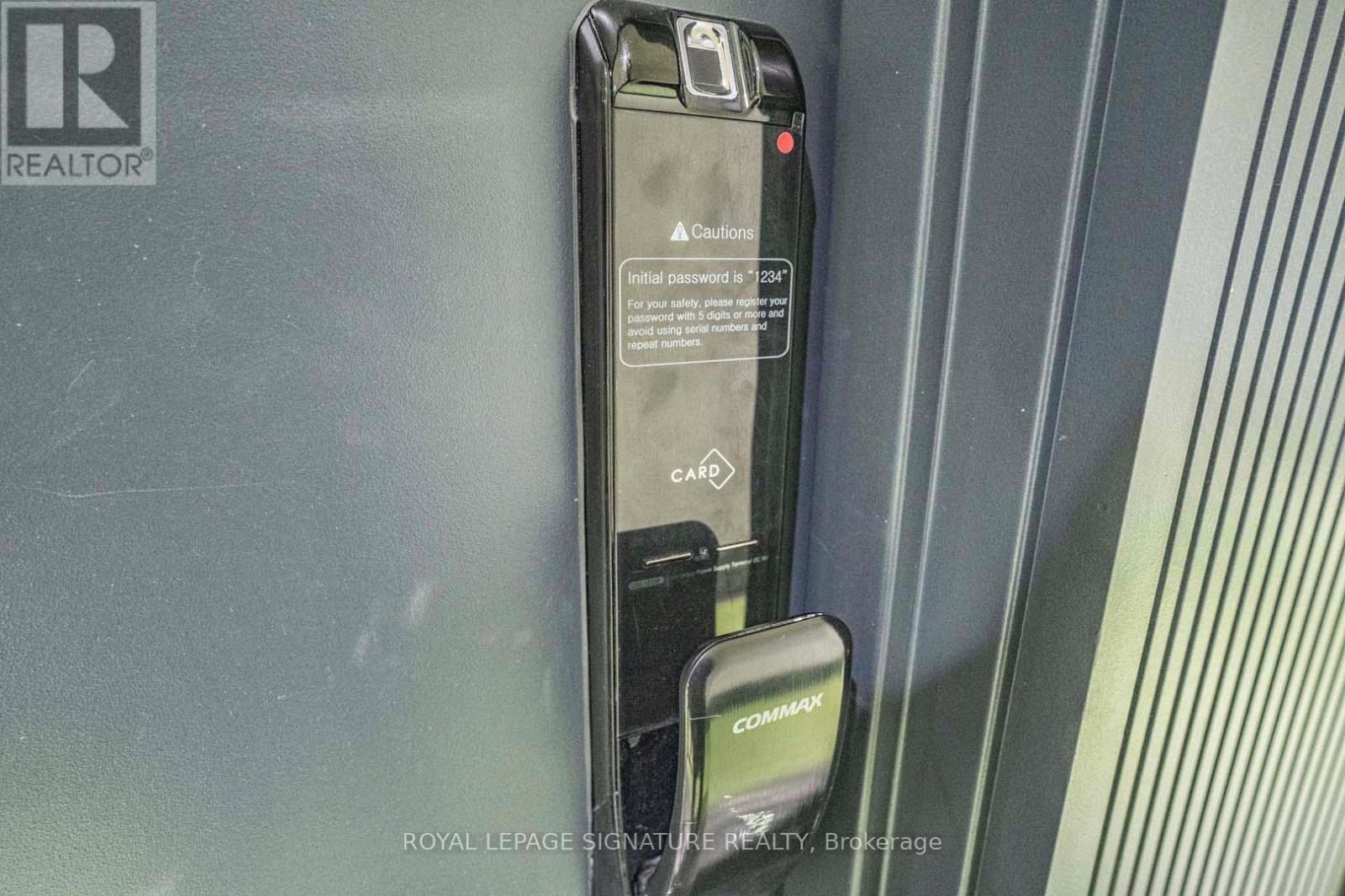 206 - 405 Dundas Street W, Oakville, Ontario  L6M 5P9 - Photo 2 - W12685918