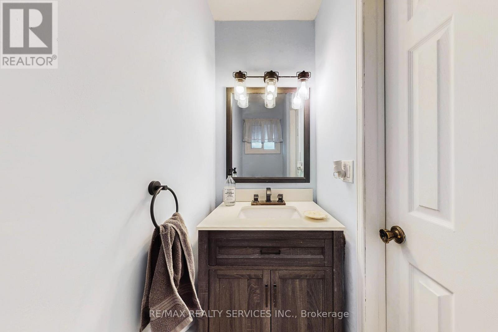 8 Stephensen Court, Brampton, Ontario  L6V 3X8 - Photo 18 - W12685930