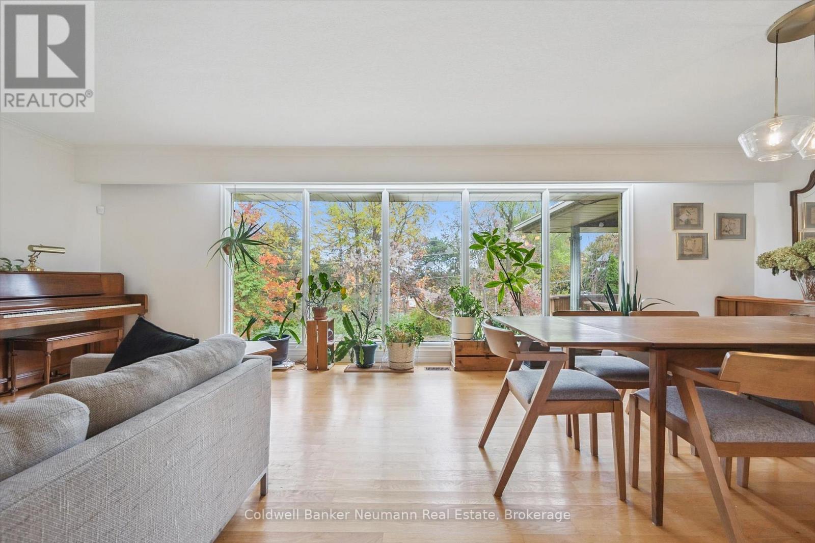 36 Harcourt Drive, Guelph (Dovercliffe Park/old University), Ontario  N1G 1J6 - Photo 4 - X12685946