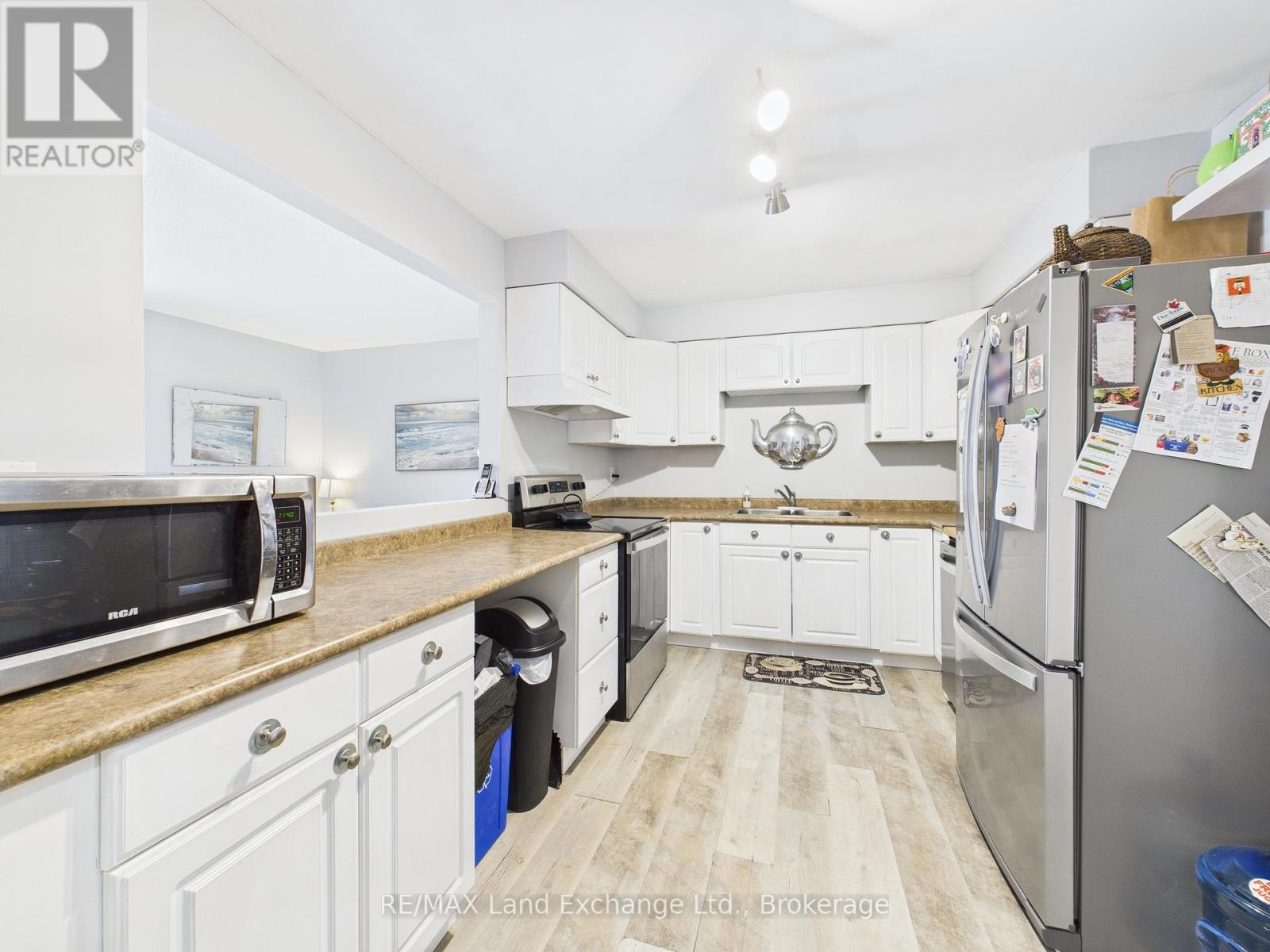 624 Hunter Street, Kincardine, Ontario  N2Z 1R7 - Photo 2 - X12686006