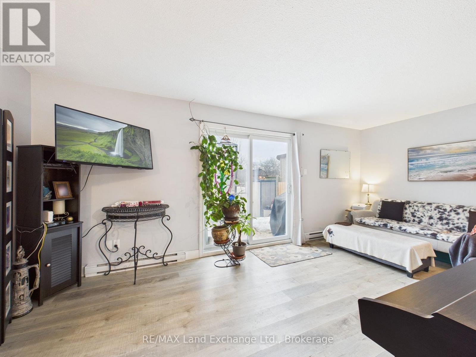 624 Hunter Street, Kincardine, Ontario  N2Z 1R7 - Photo 6 - X12686006