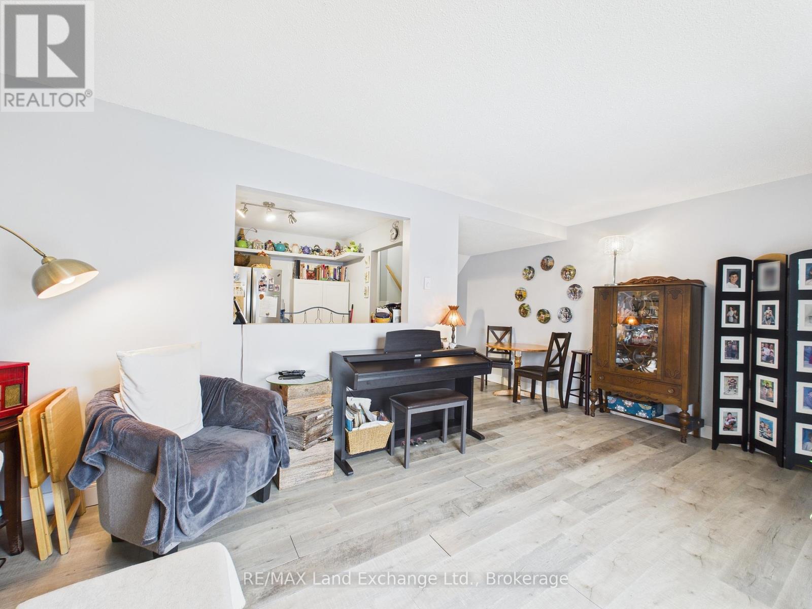 624 Hunter Street, Kincardine, Ontario  N2Z 1R7 - Photo 7 - X12686006