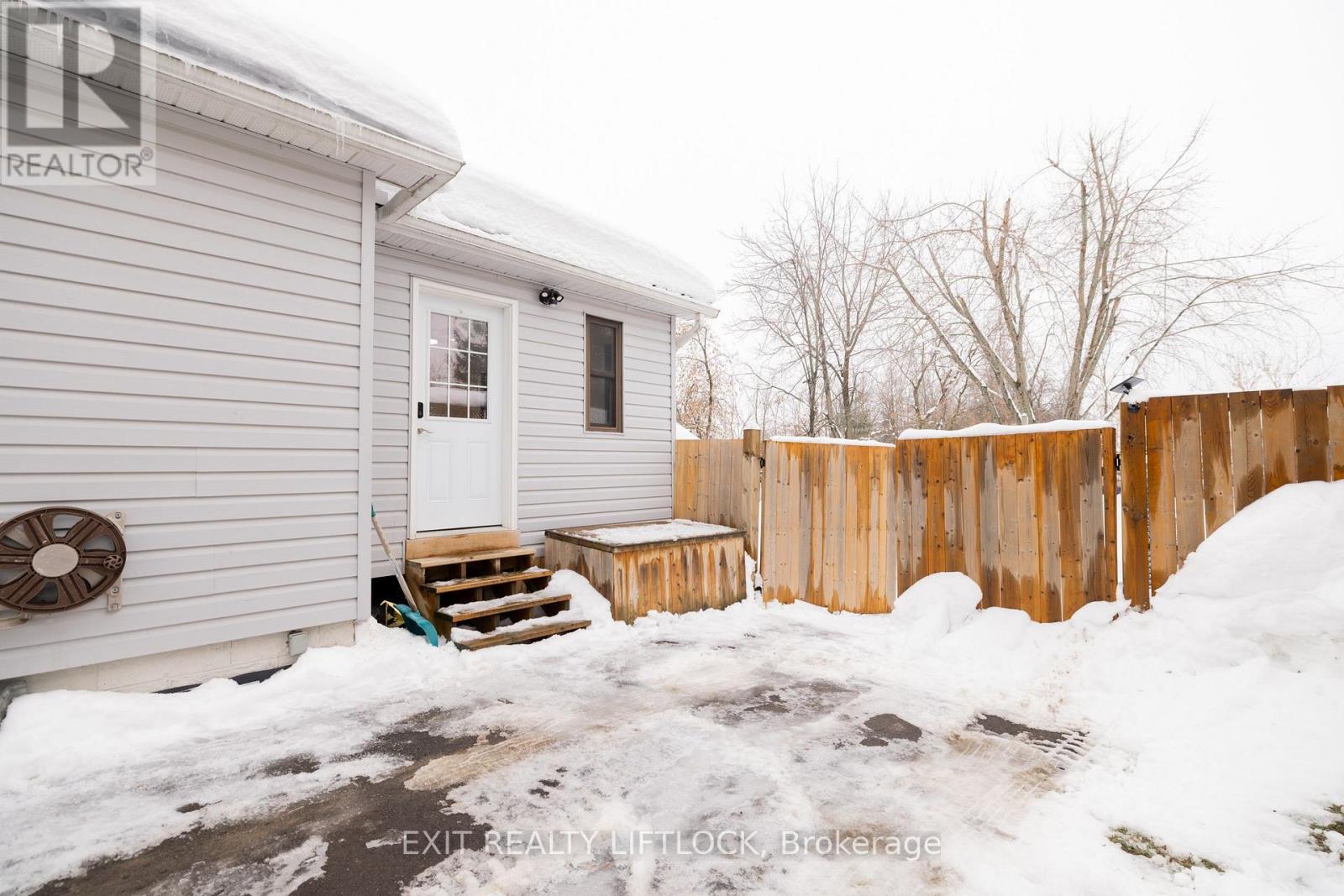 319 Gill Street, Orillia, Ontario  L3V 4K3 - Photo 22 - S12685970