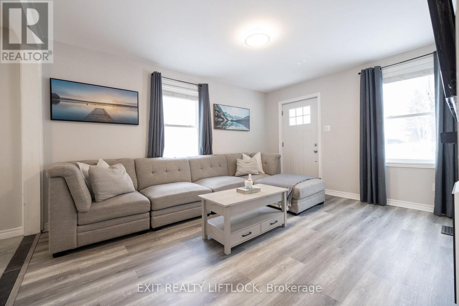 319 Gill Street, Orillia, Ontario  L3V 4K3 - Photo 3 - S12685970