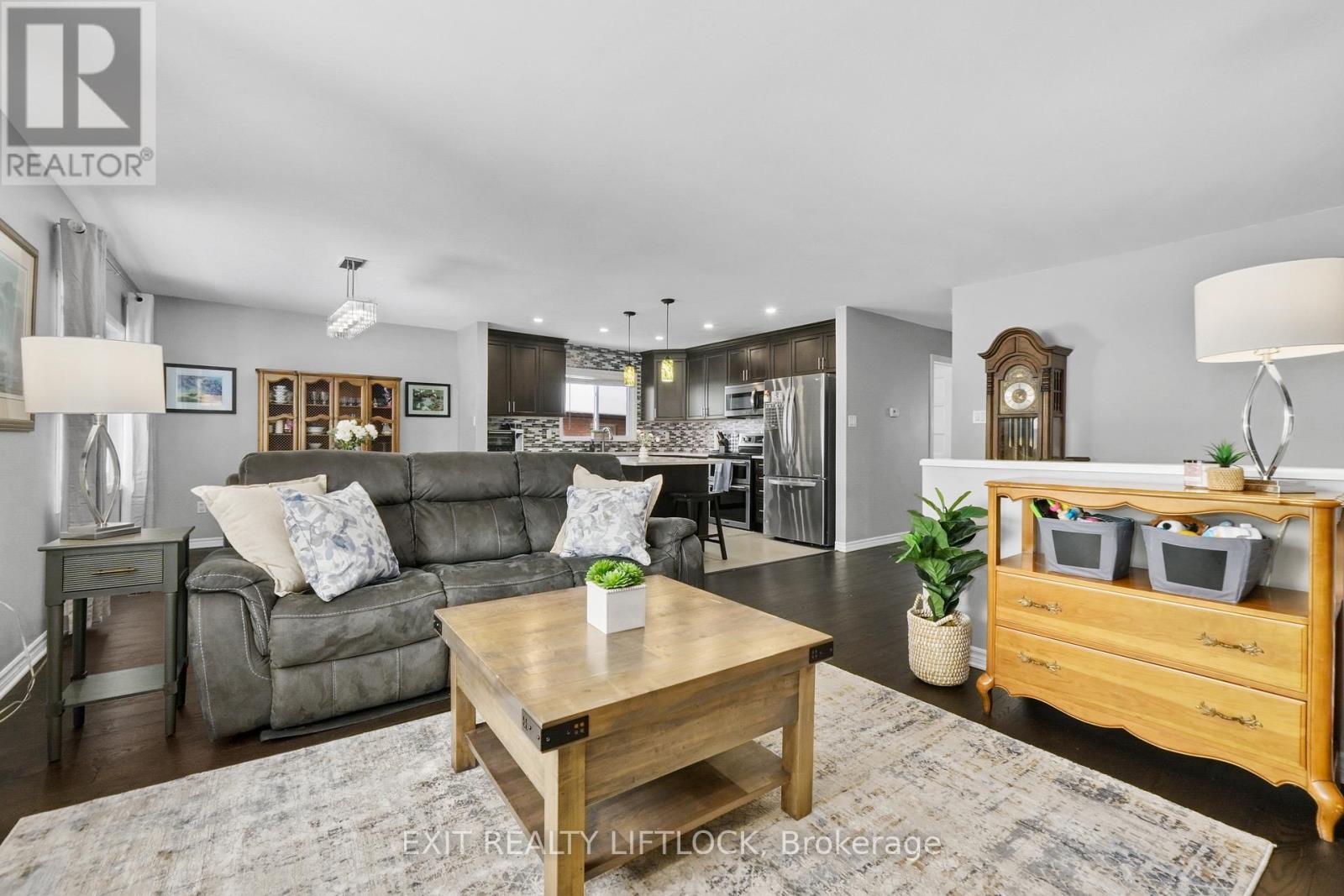 1856 Mapleridge Drive, Peterborough, Ontario  K9K 1P9 - Photo 8 - X12686174