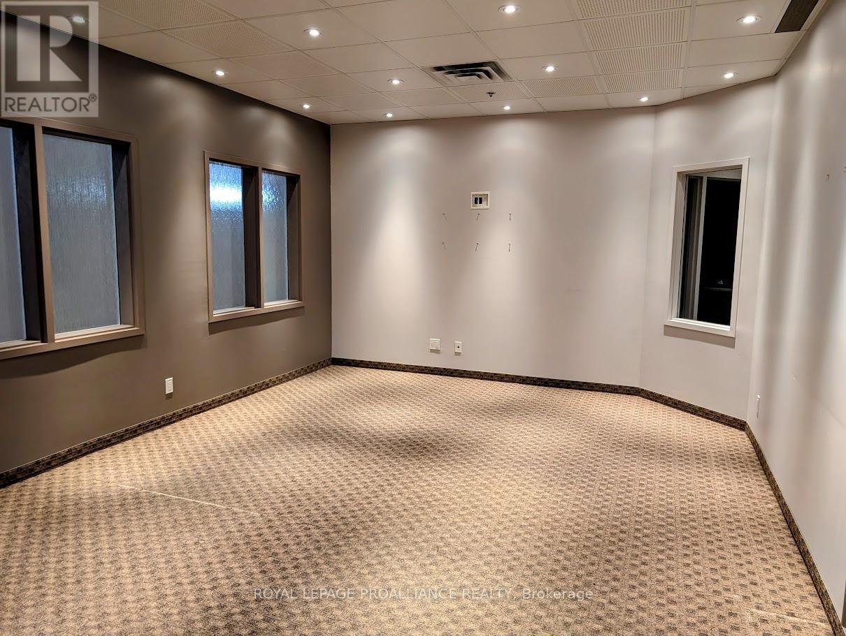 1b - 165 Sherbrooke Street, Peterborough, Ontario  K9J 2N2 - Photo 3 - X12686234