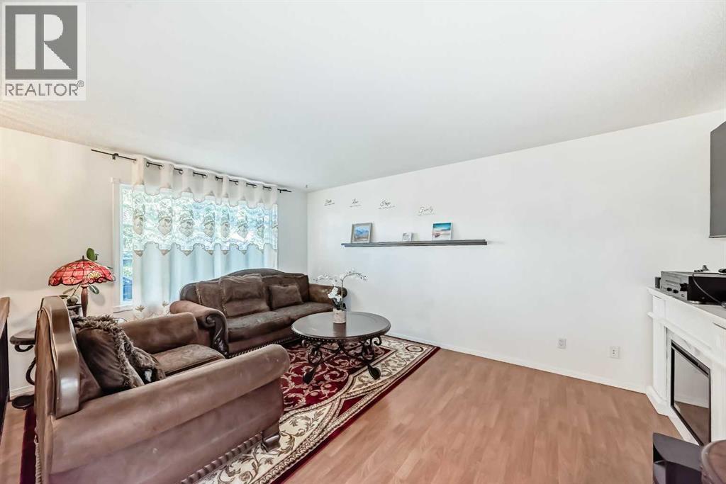 13 Brentwood Drive, Strathmore, Alberta  T1P 1G1 - Photo 6 - A2259669