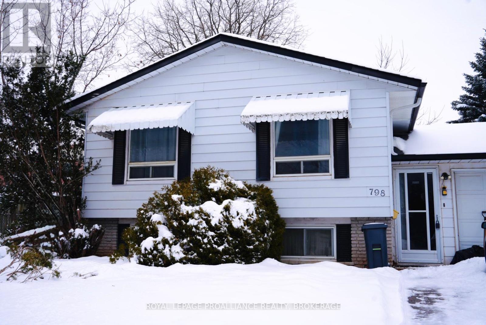 798 Arundel Place, Kingston, Ontario  K7M 6T1 - Photo 2 - X12679712