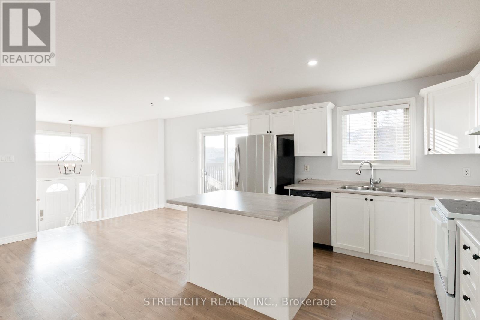 1036 Marigold Street N, London North, Ontario  N5X 4N9 - Photo 15 - X12686002